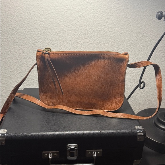 Madewell The Simple Crossbody Bag - Picture 7 of 7